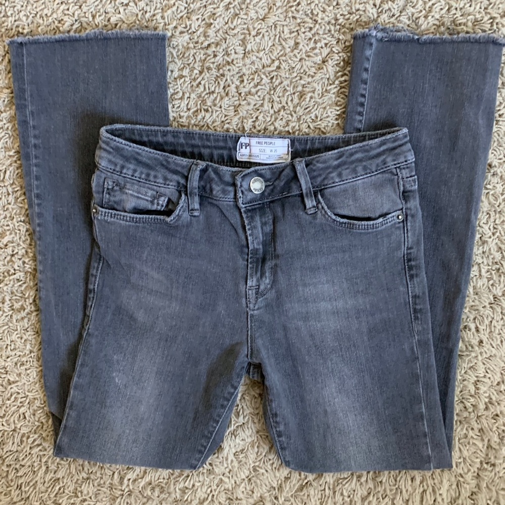 Free People size 26 gray raw hem jeans W27xL26